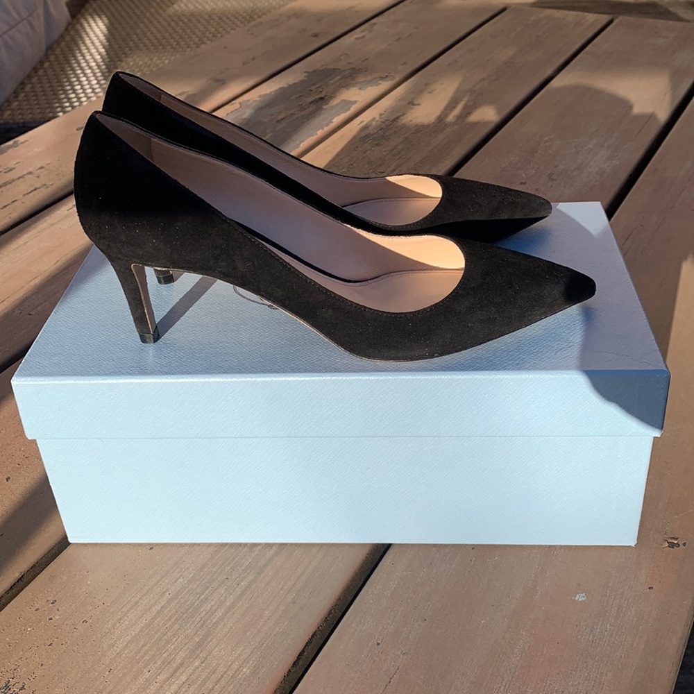 Authentic Prada  Black Suede Calzature Donna Pumps, Size 35. Brand new